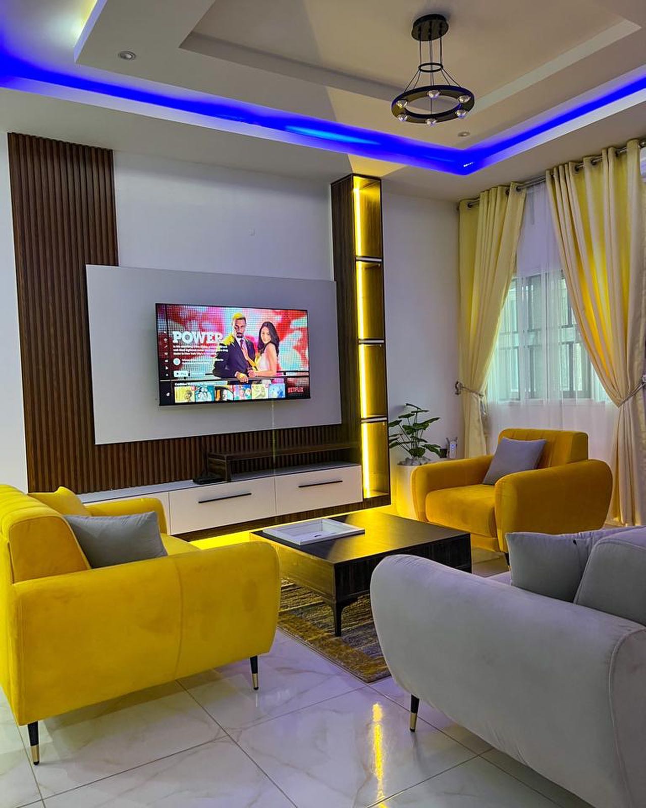 Luxury 4 Bedrooms Apartment